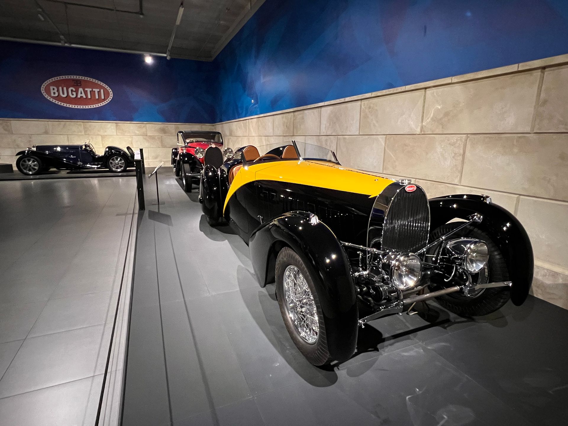 11 BUGATTI Museums - Louwman